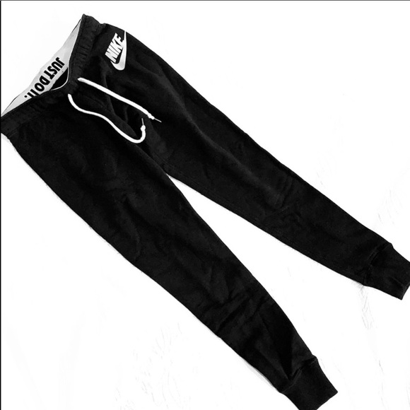 Nike Pants - Nike joggers